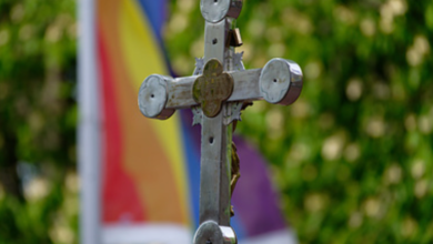 Photo of Лесбиянка отреклась от гомосексуальности и стала священником